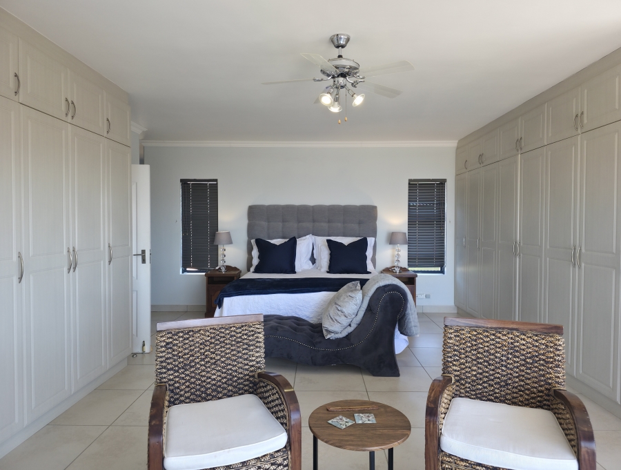 5 Bedroom Property for Sale in Wavecrest Eastern Cape